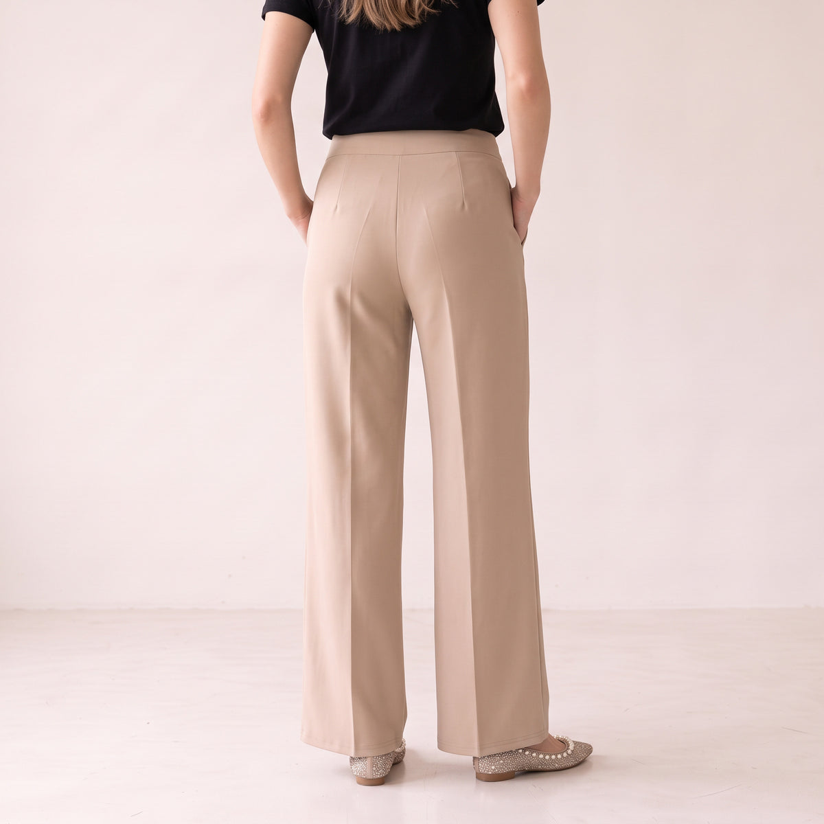 Women's Beige & Blue Tailored Buckle Pants - Relaxed Fit