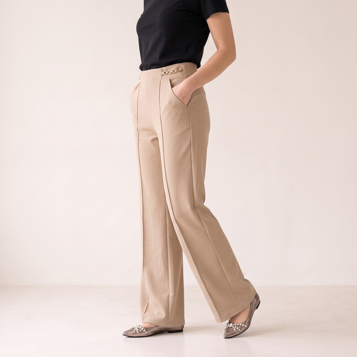 Women's Beige & Blue Tailored Buckle Pants - Relaxed Fit