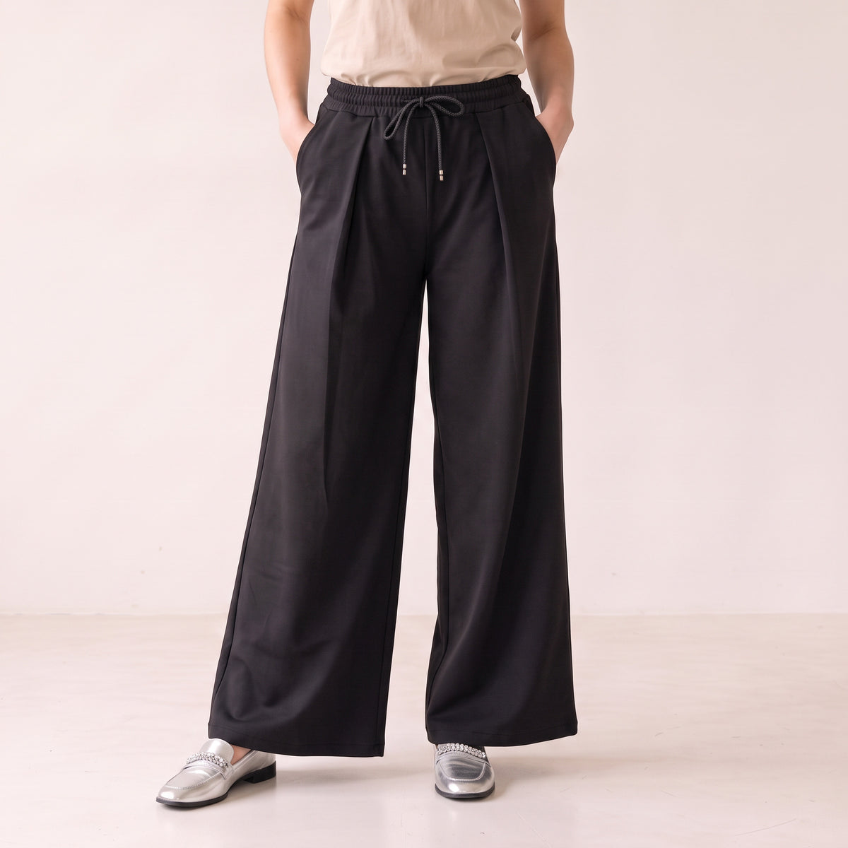 Women's Wide Leg Trousers with Adjustable Drawstring & Pleated Front